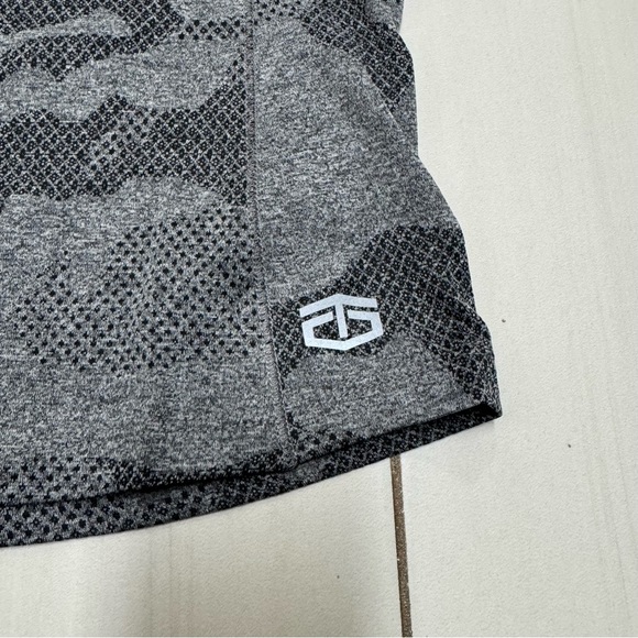 Tapout Shirt Womens Medium Gray Camo Short Sleeve V-Neck Official Merch WWE - Picture 2 of 6